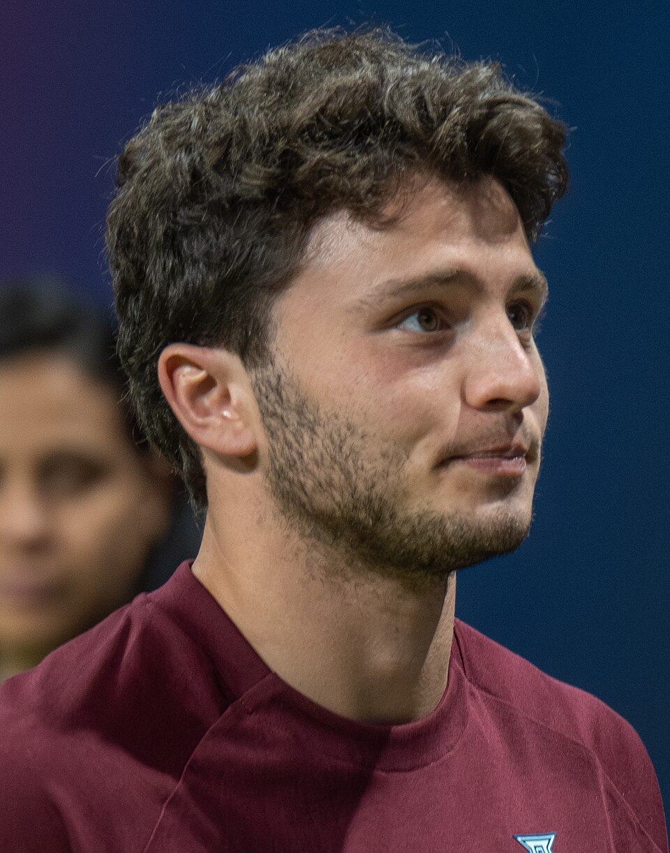 João Neves, press photo